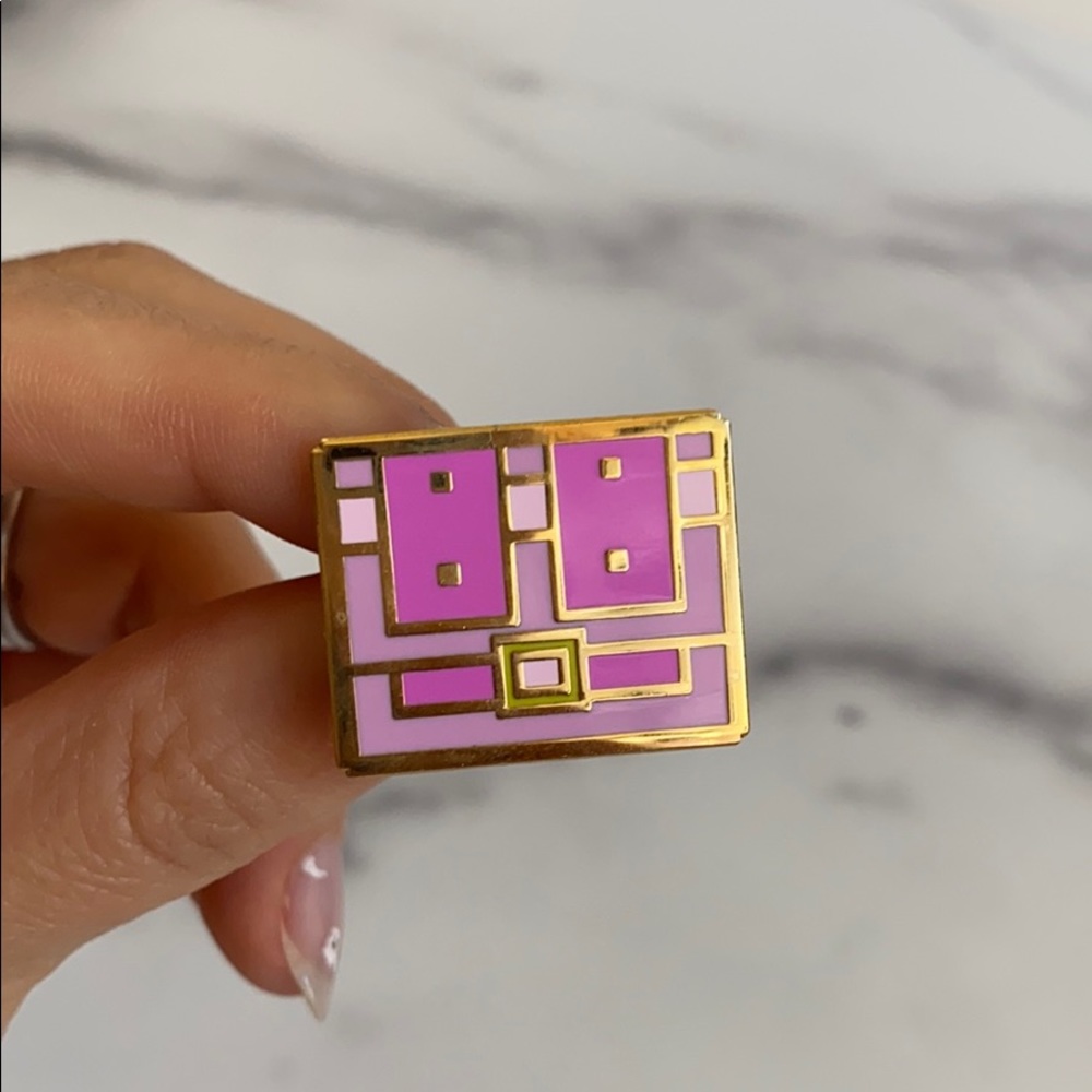 Hard Enamel Pin - Gamer Pixel Pink Treasure Chest